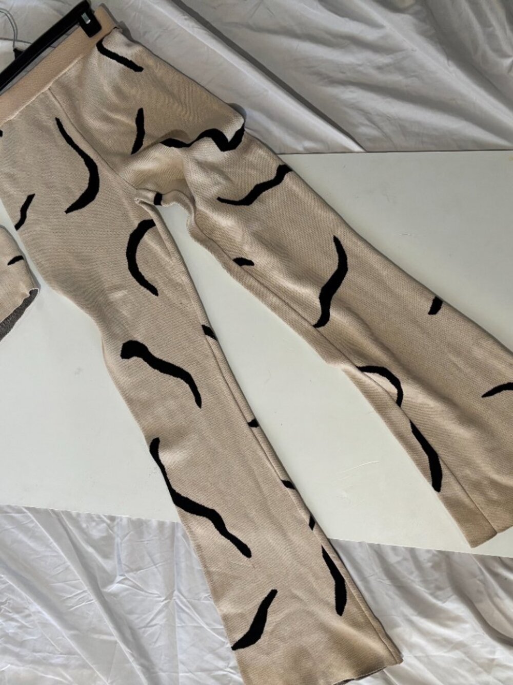White Fox Beige & Black Knit Two-Piece Set • Size Small - Picture 4 of 11